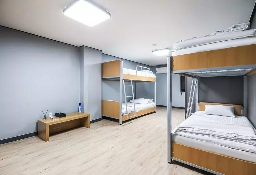 Deluxe Hostel