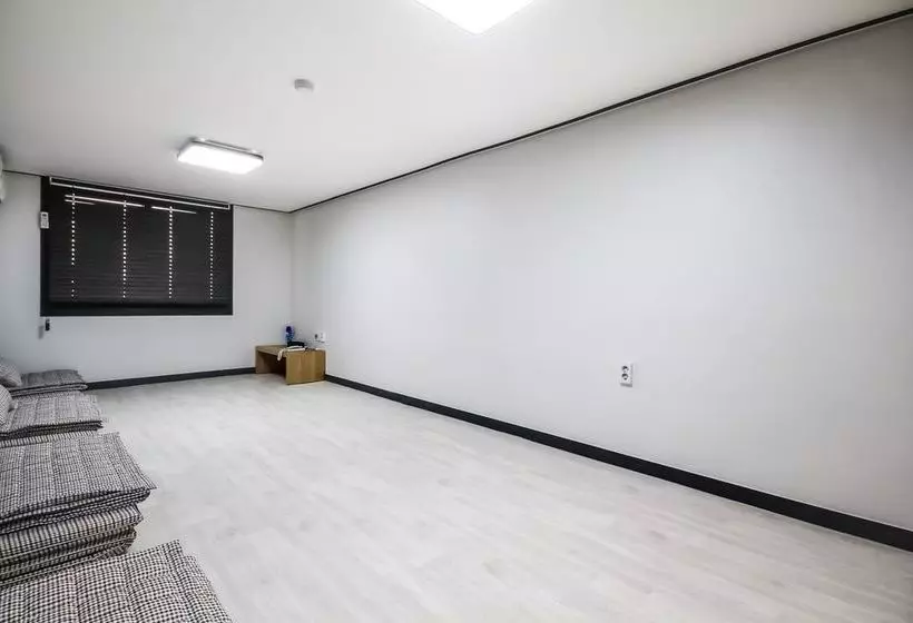 Deluxe Hostel
