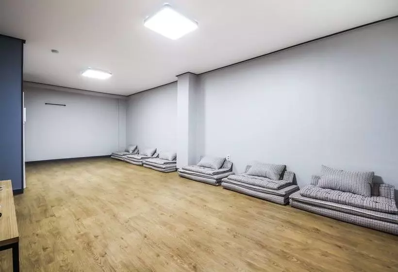 Deluxe Hostel