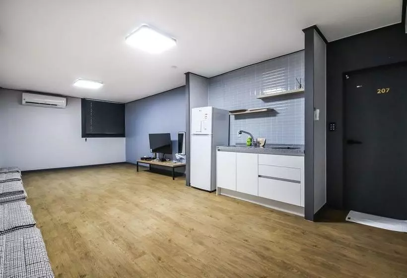 Deluxe Hostel