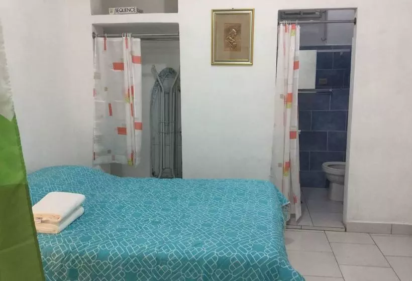 تختخواب و صبحانه Ozama Economical Apartments