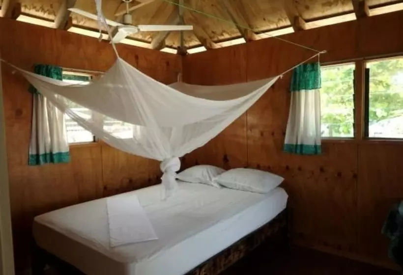 هتل Anita S Beach Bungalows Lalomanu