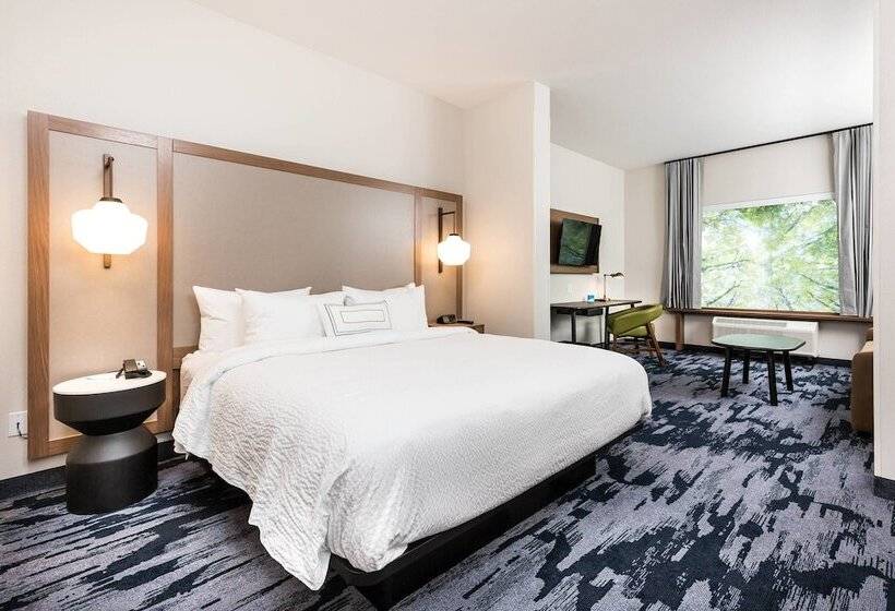 Отель Fairfield Inn & Suites By Marriott Crestview