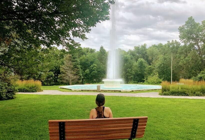 هتل Holiday Inn Express Alliance, An Ihg