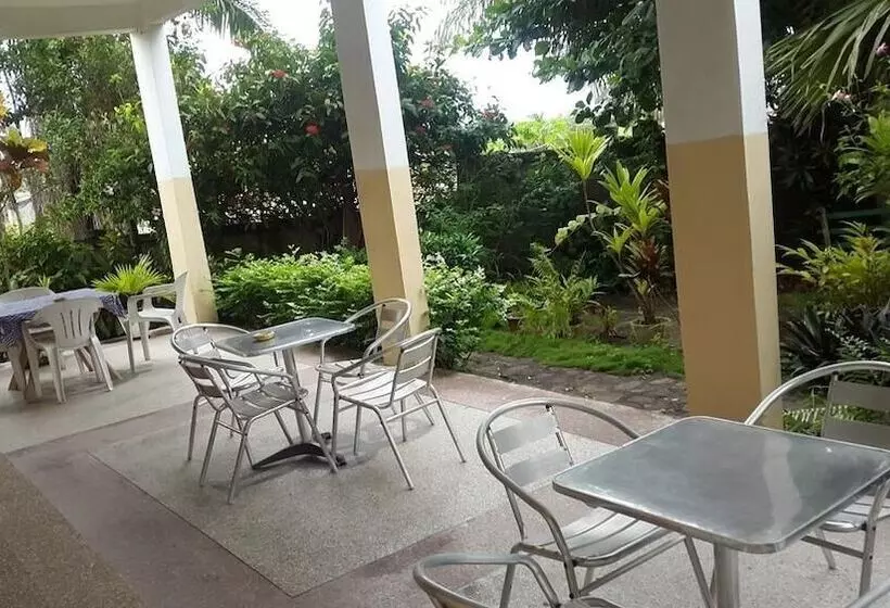 Majatalo Almond Tree Guest House