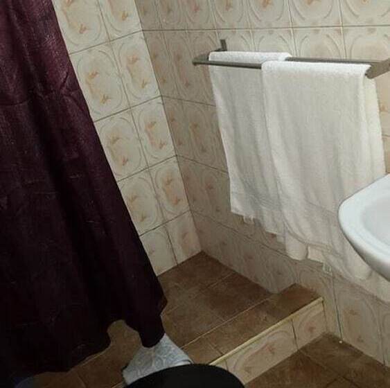 Пансион Almond Tree Guest House