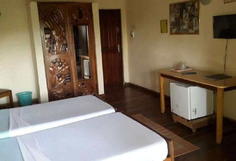 Пансион Almond Tree Guest House