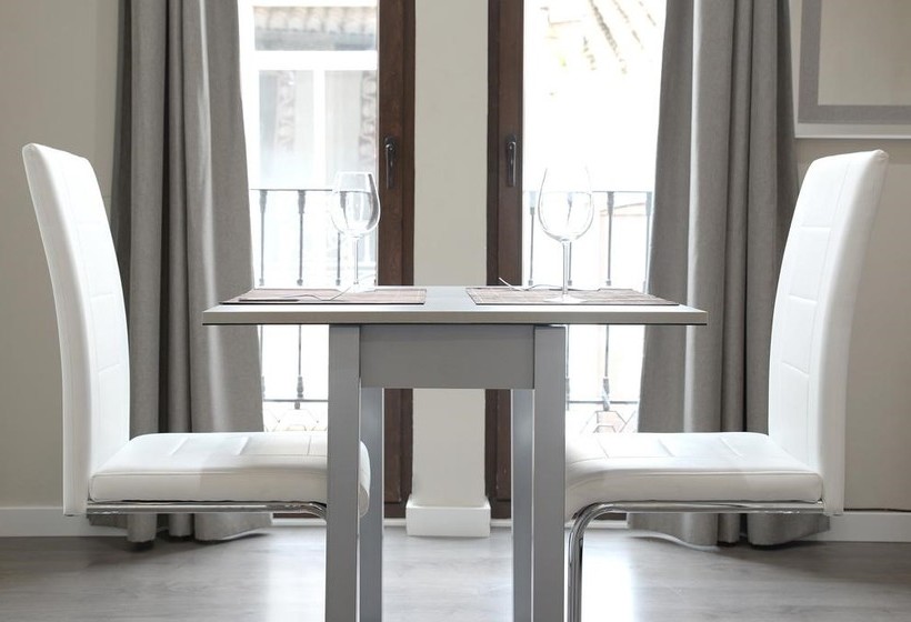 Apartamentos Mesones 3000