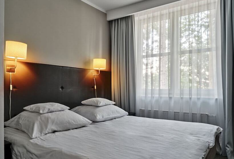 בית מלון כפרי Edison Poznań Lotnisko ławica