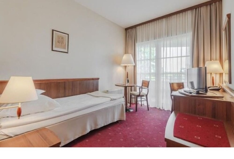 בית מלון כפרי Edison Poznań Lotnisko ławica