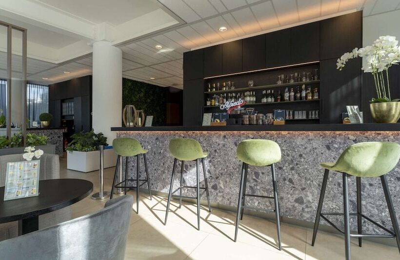 בית מלון כפרי Plaza Premium Almere