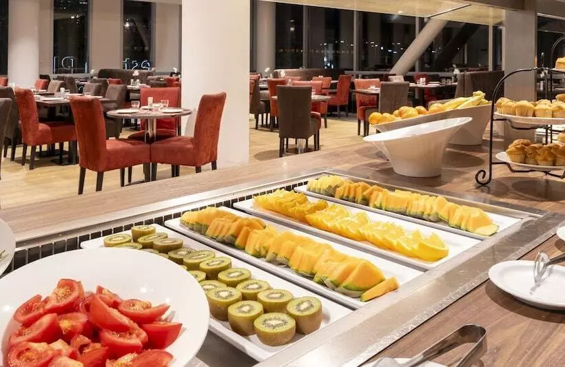 Hotelli Plaza Premium Almere