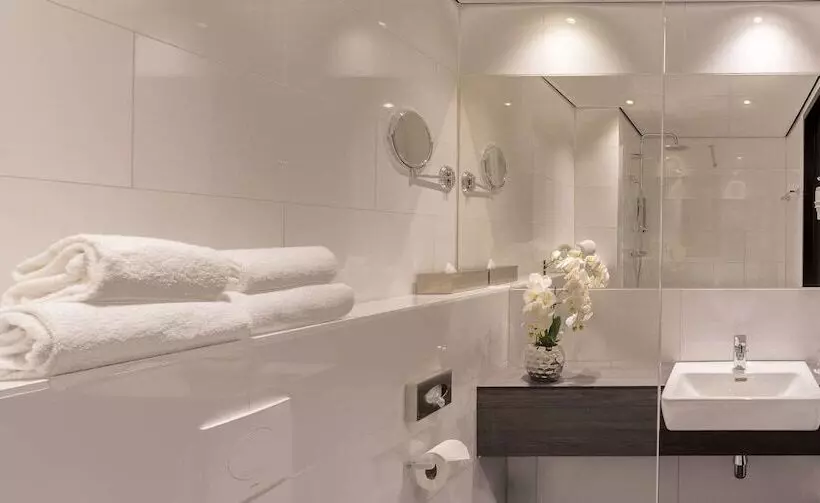 Hotelli Plaza Premium Almere