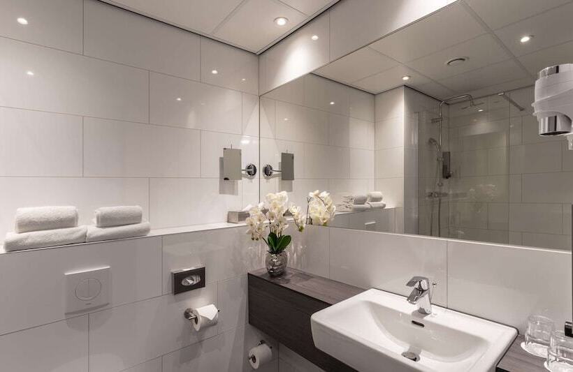 בית מלון כפרי Plaza Premium Almere