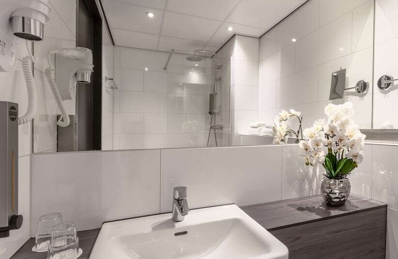 בית מלון כפרי Plaza Premium Almere