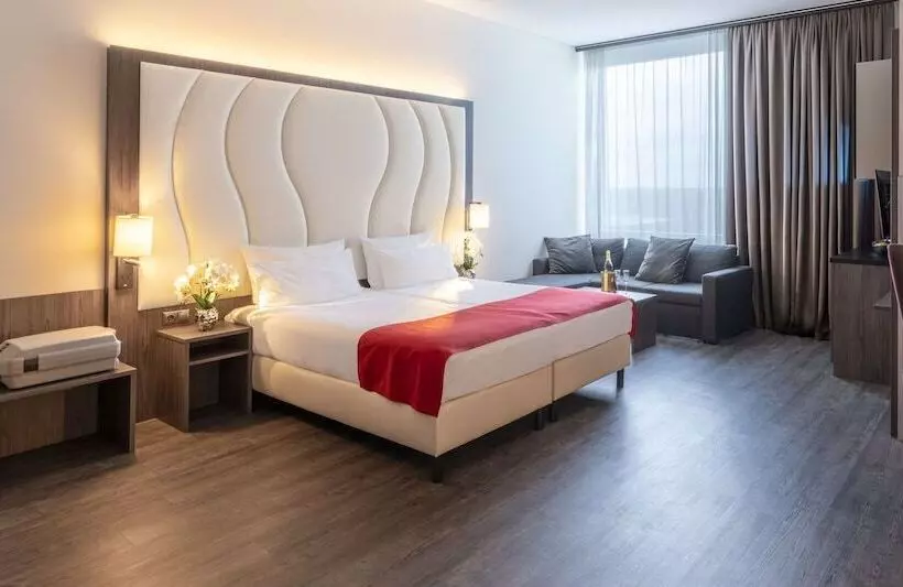 Hotelli Plaza Premium Almere