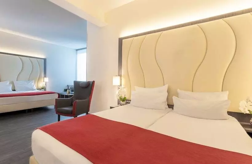 Hotelli Plaza Premium Almere