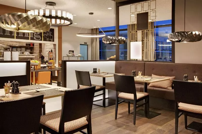Hotelli Hilton Garden Inn Zurich Limmattal