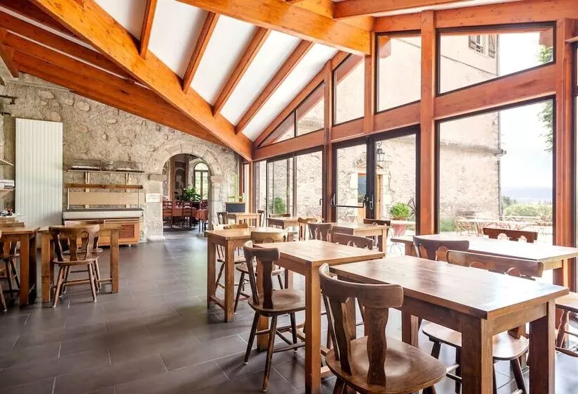ホテル Hôtel Restaurant Le Prieuré