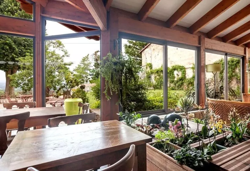 ホテル Hôtel Restaurant Le Prieuré