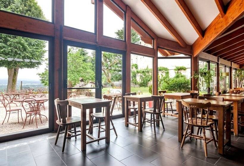 Отель Hôtel Restaurant Le Prieuré