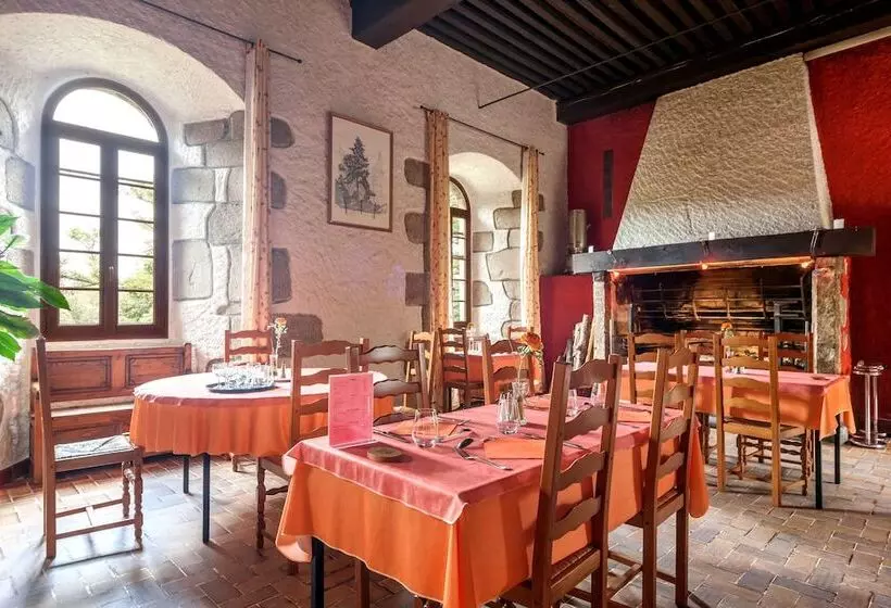 ホテル Hôtel Restaurant Le Prieuré