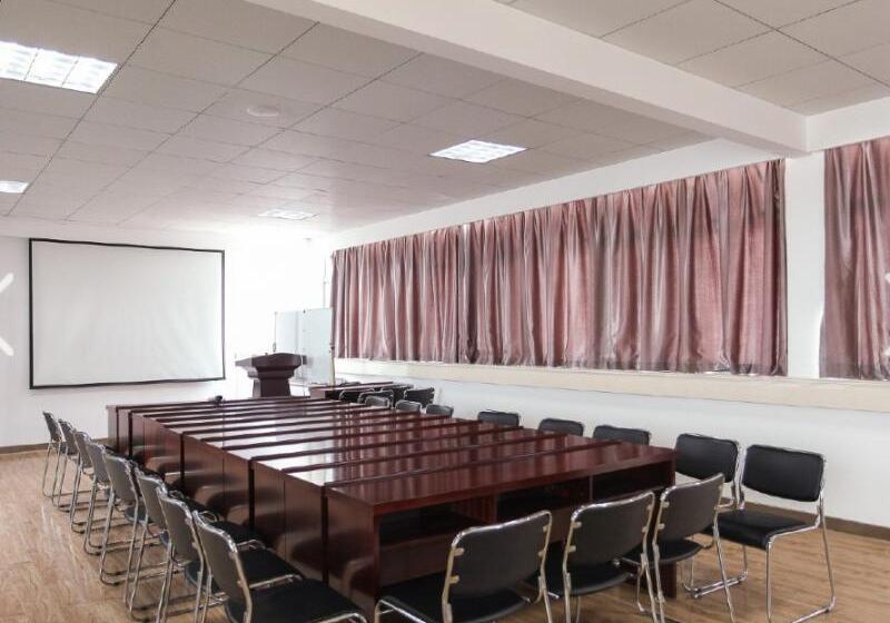 Отель Ibis Lianyungang Middle Jiefang Rd