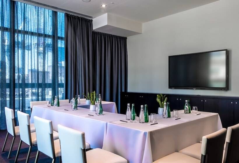 호텔 Ibis Melbourne Central