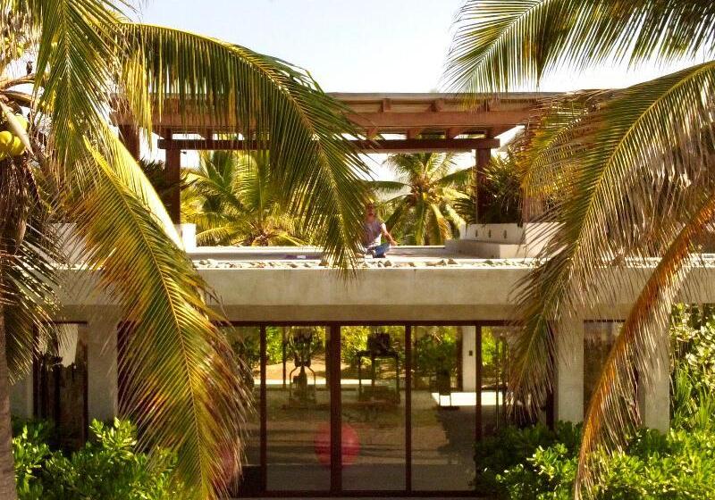 هتل Marea Beachfront Villas