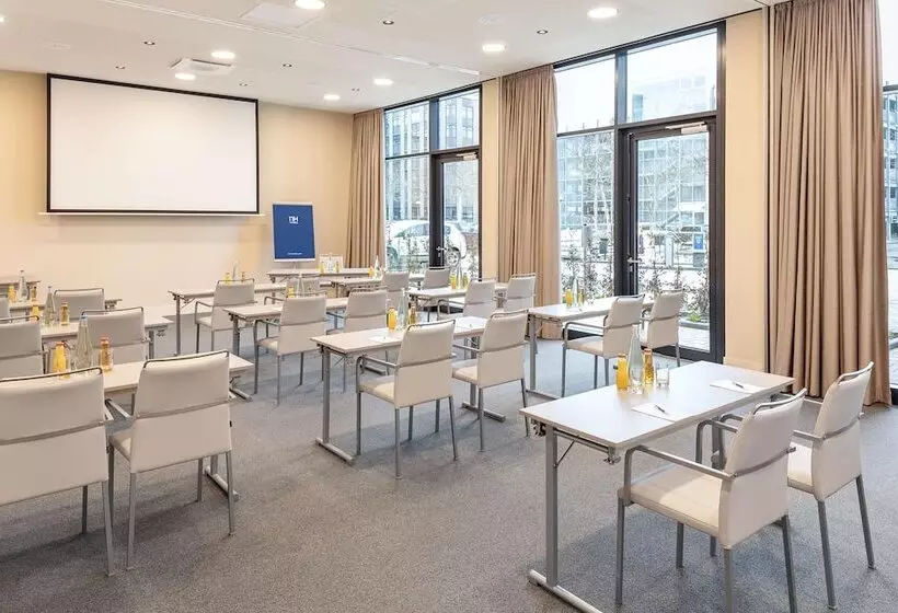 Hotelli NH Mannheim