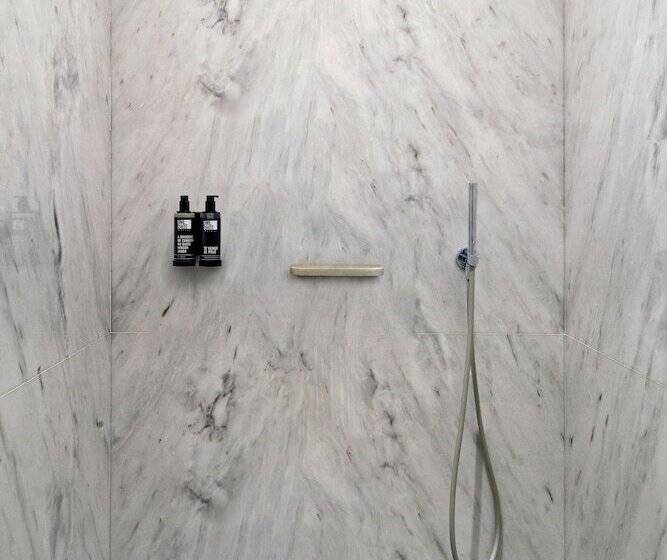 هتل One Shot Aliados Goldsmith