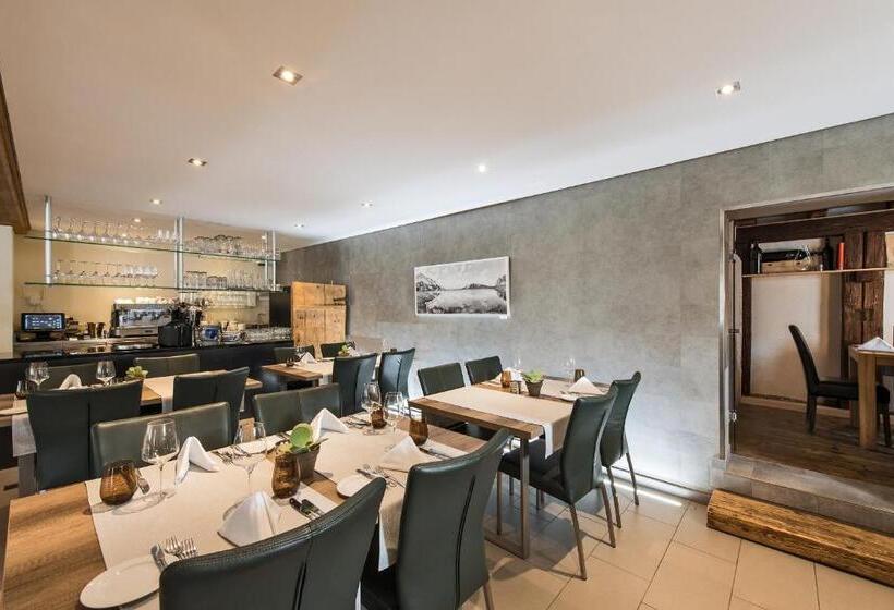 هتل Restaurant Chesa