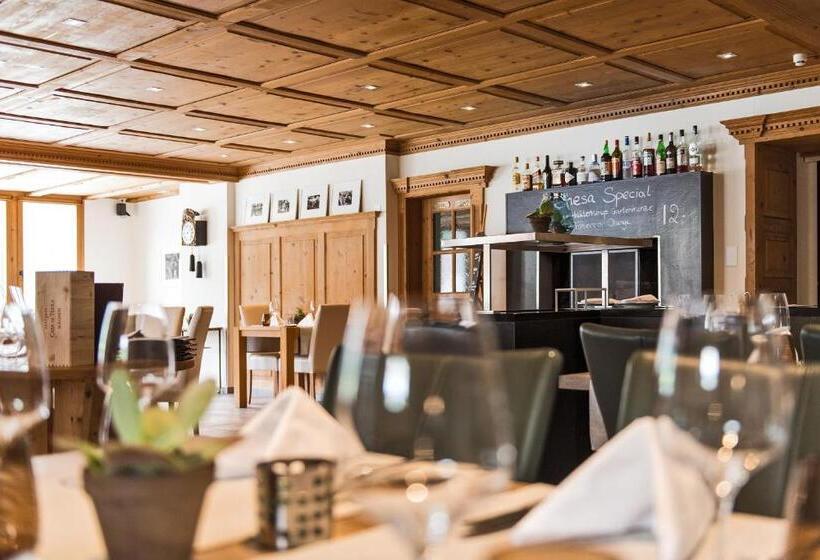 هتل Restaurant Chesa