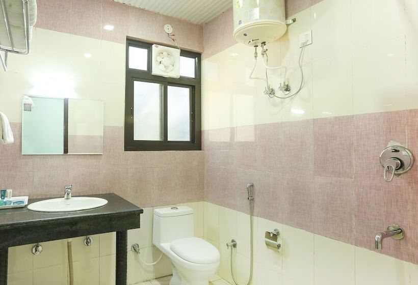 בית מלון כפרי Treebo Roshan House With Valley View