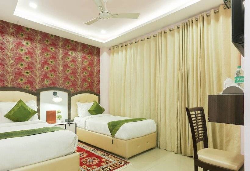 בית מלון כפרי Treebo Roshan House With Valley View