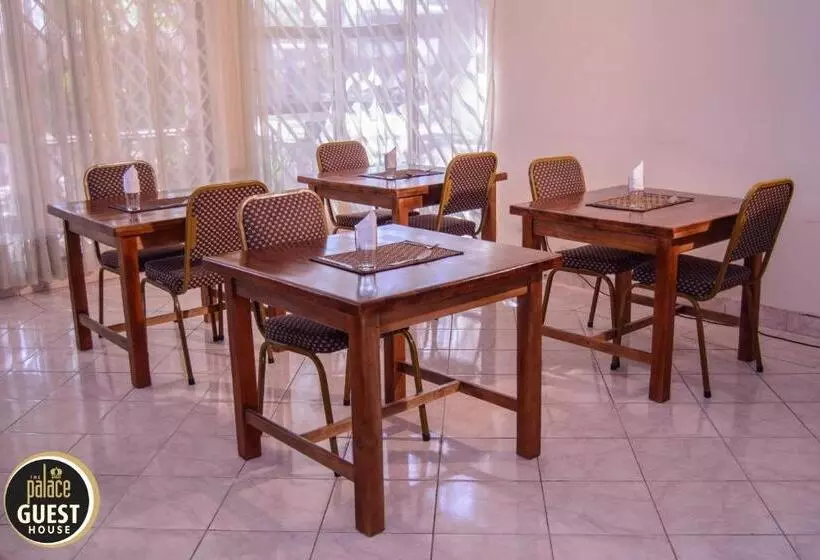 پانسیون The Palace Guest House