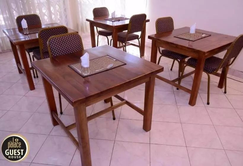 پانسیون The Palace Guest House