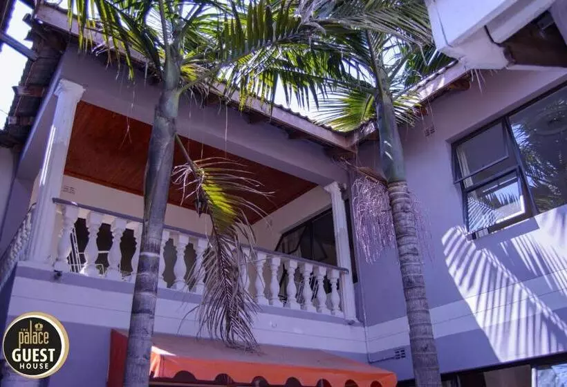 پانسیون The Palace Guest House