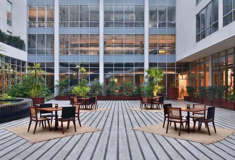 호텔 Aloft New Delhi Aerocity