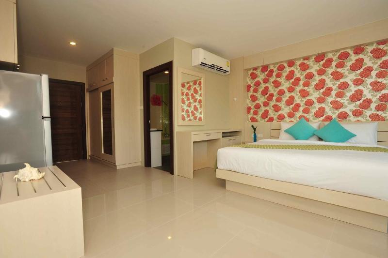 Fotos del hotel Chalong Beachfront Residence:  8