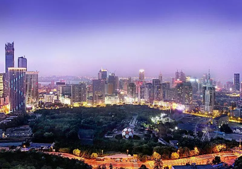 Hotelli Crowne Plaza Dalian Sports Center, An Ihg