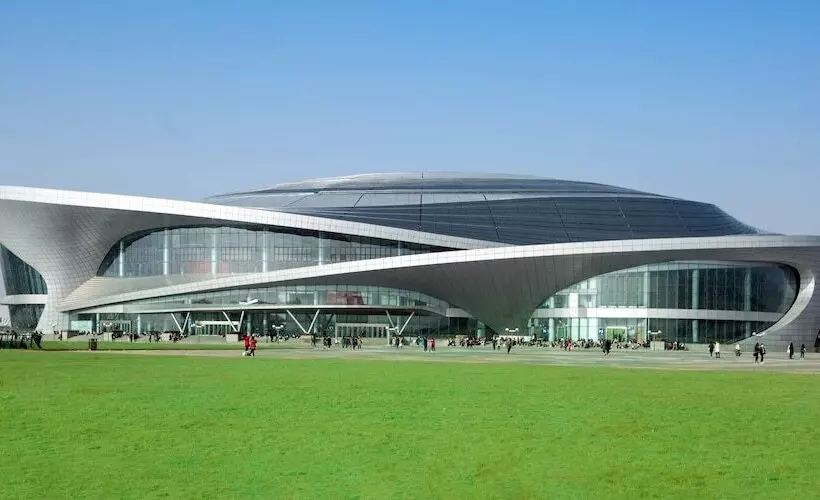 Hotelli Crowne Plaza Dalian Sports Center, An Ihg