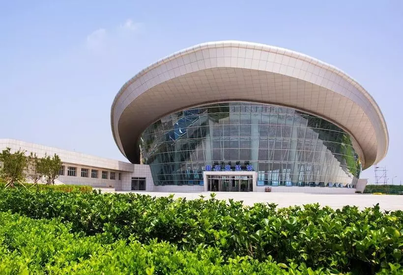 Hotelli Crowne Plaza Dalian Sports Center, An Ihg