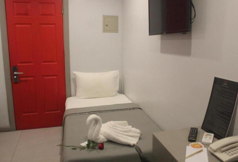 בית מלון כפרי Express Inn   Osmeña