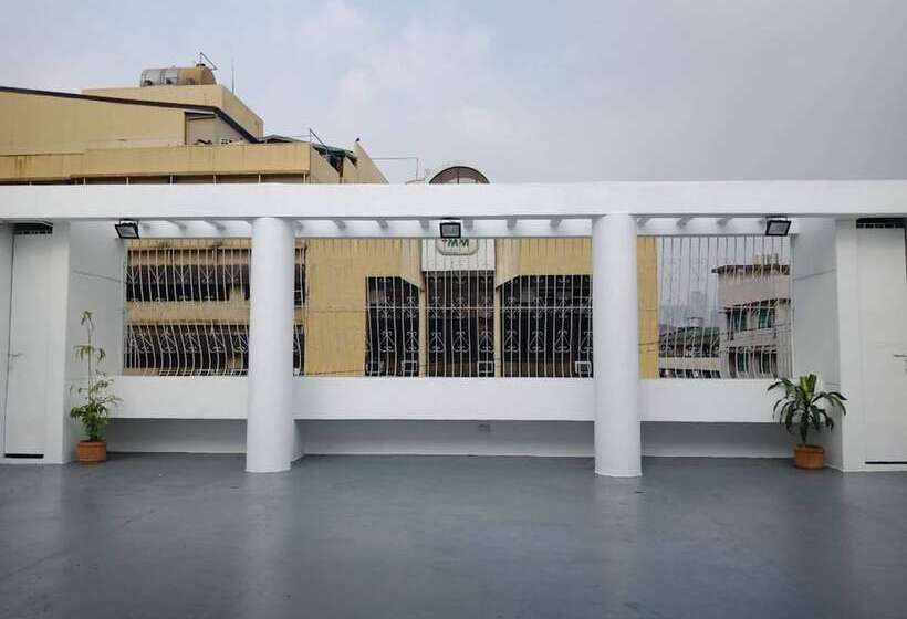 בית מלון כפרי Garv S Boutique