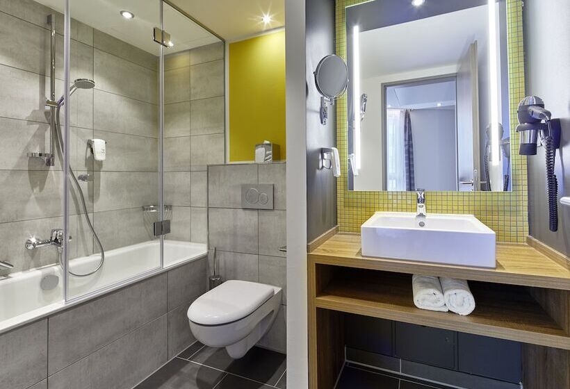 هتل Holiday Inn   Hamburg   Hafencity, An Ihg