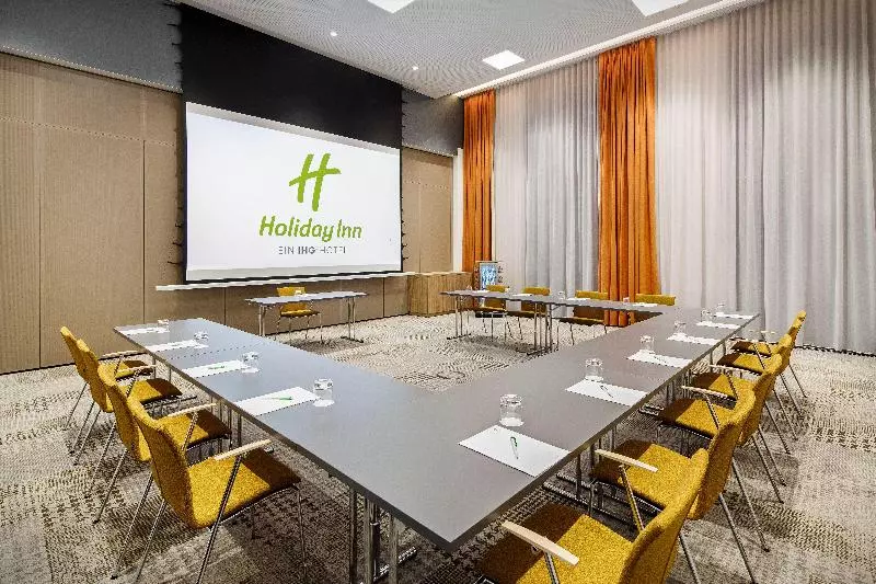 Hotelli Holiday Inn   Hamburg   Hafencity, An Ihg