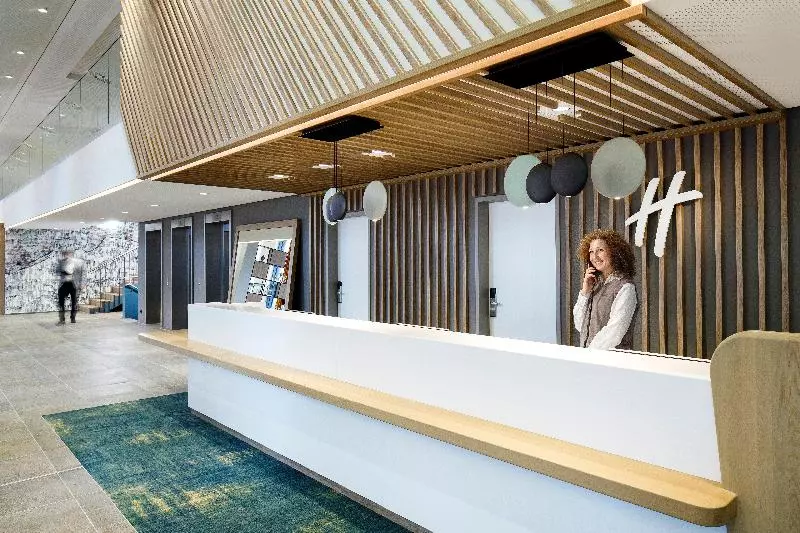 Hotelli Holiday Inn   Hamburg   Hafencity, An Ihg