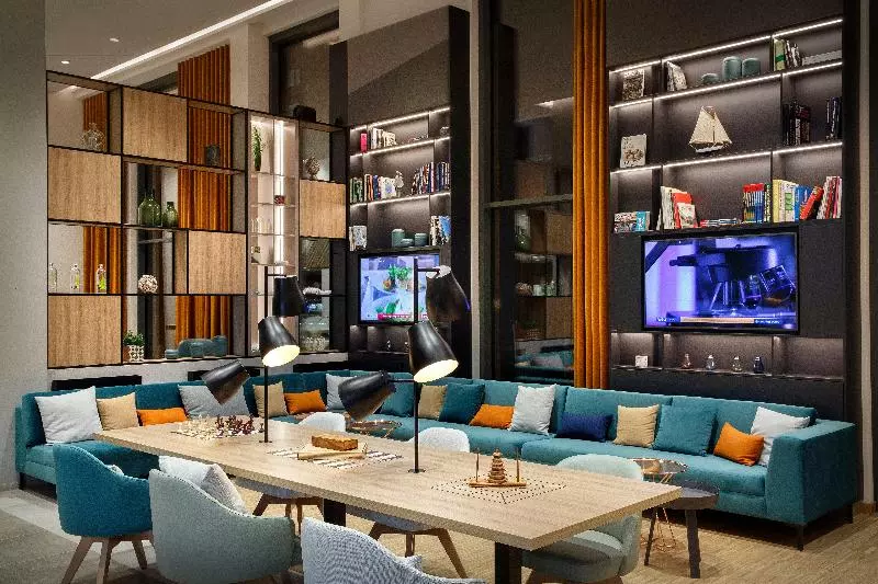 Hotelli Holiday Inn   Hamburg   Hafencity, An Ihg