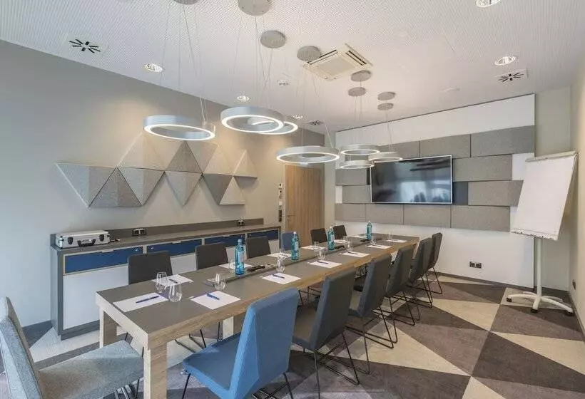 Hotelli Holiday Inn Express   Wuppertal   Hauptbahnhof, An Ihg